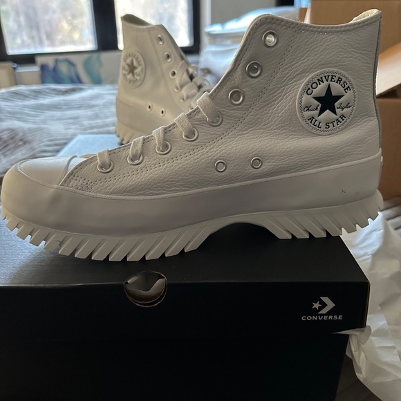 Womens Converse Chuck Taylor All Star Hi Lugged Sneaker - White - Picture 6 of 6